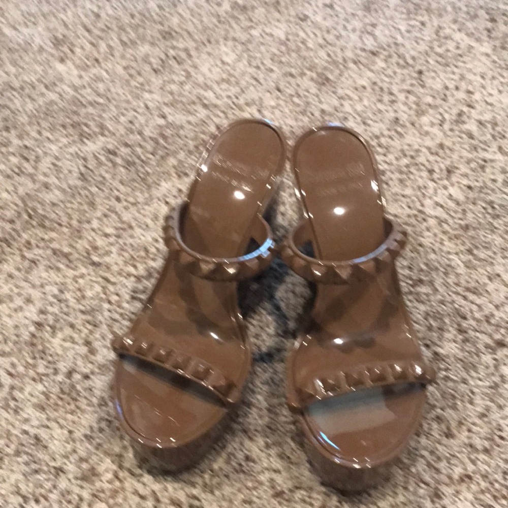 Carmen Sol wedge shoe